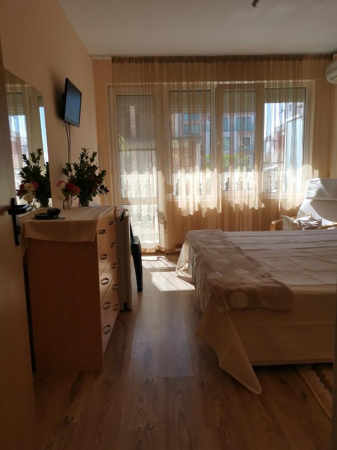 Samostoyatelni Stai Victoria Apartment Pomorie Ruang foto